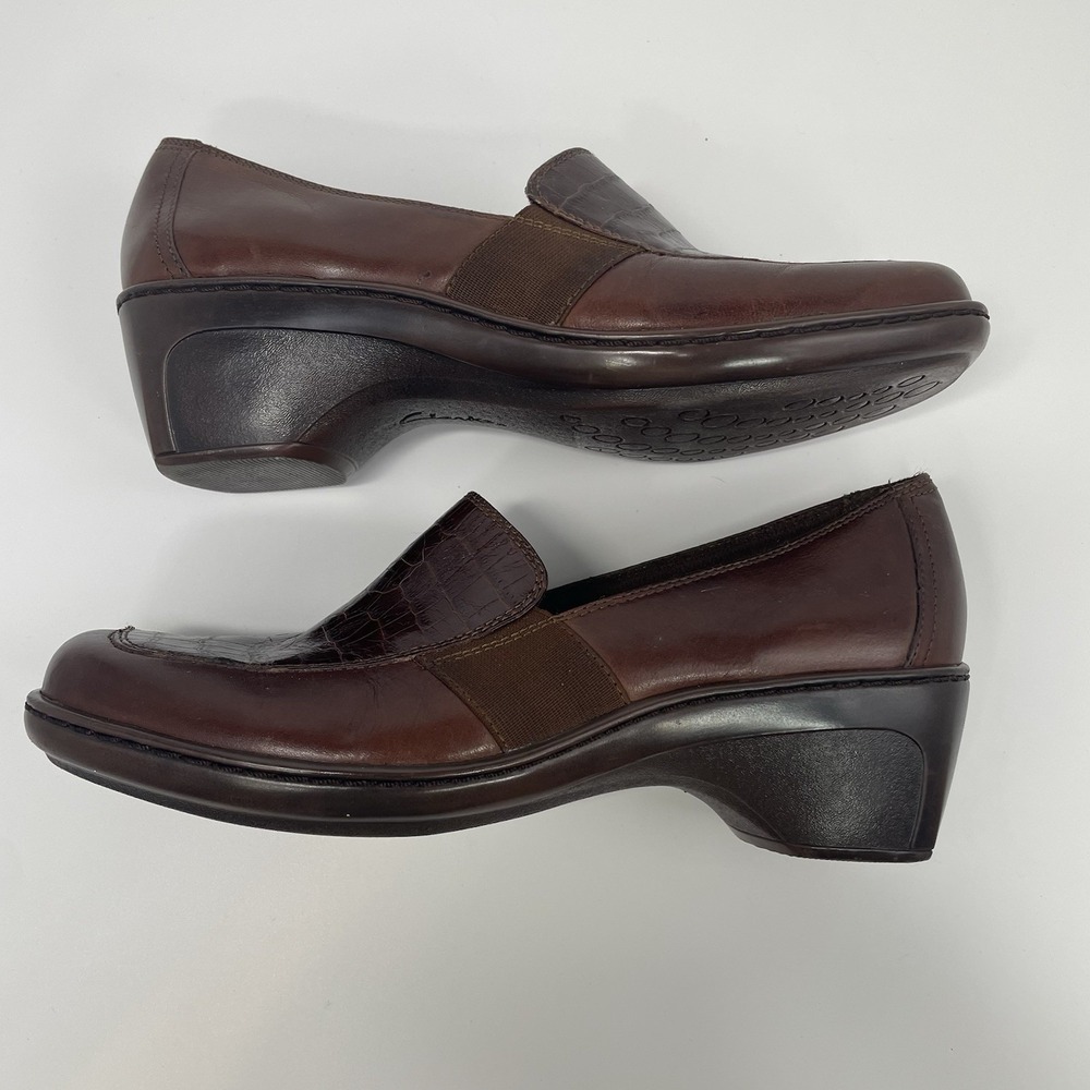 Clarks Womens Shoes Size 7.5 Brown Leather Slip On Loafer Croc Print - Picture 9 of 15